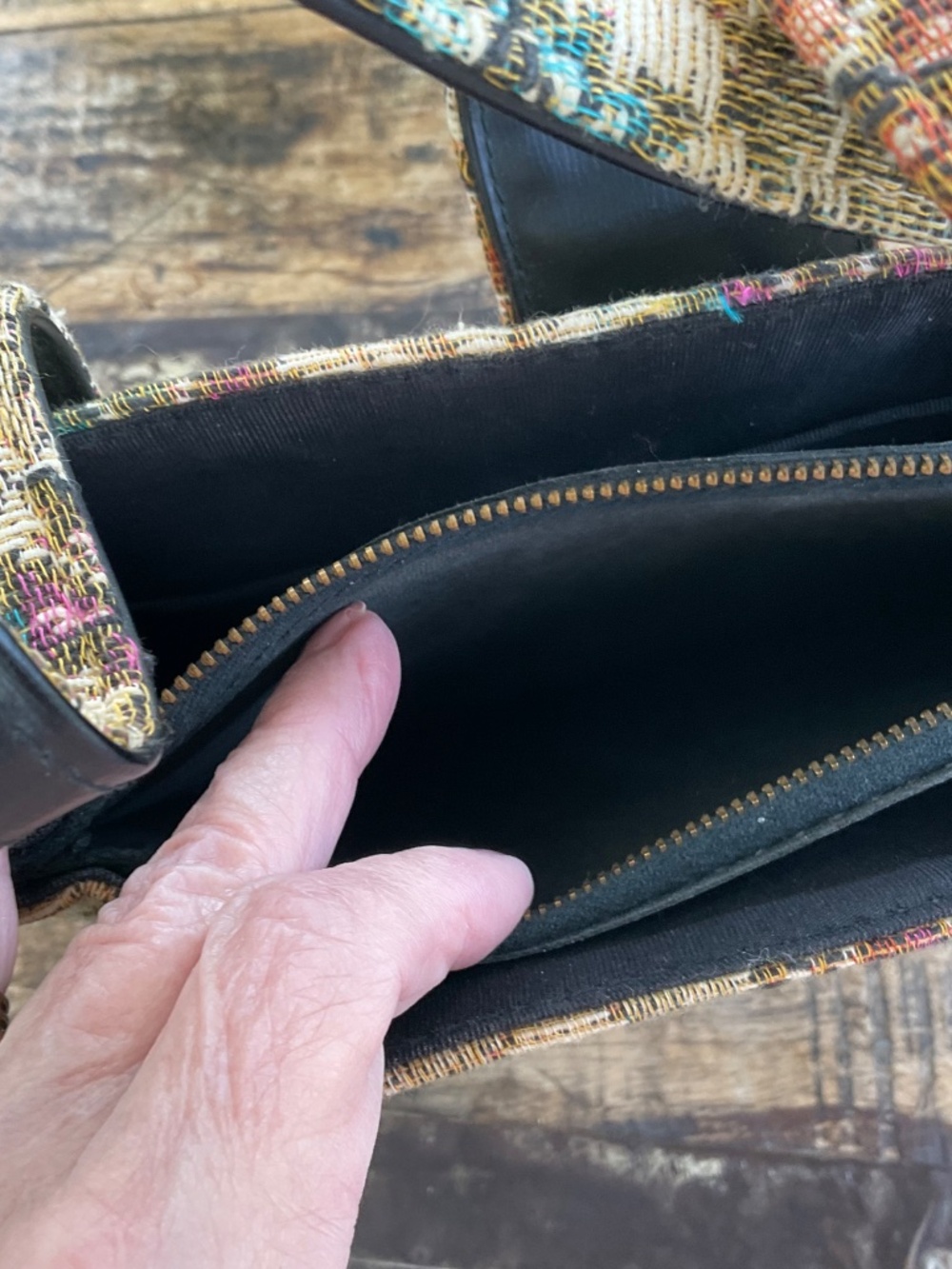 Kadin vintage tapestry purse. - Picture 14 of 14